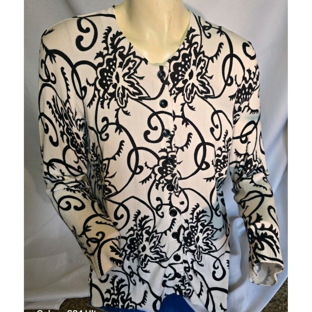 RED Women’s Floral Cardigan Sweater Button Front Black White Size L.